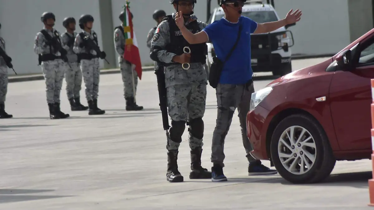 ¿Cómo deben actuar los elementos de Guardia Nacional en un punto de revisión (4)